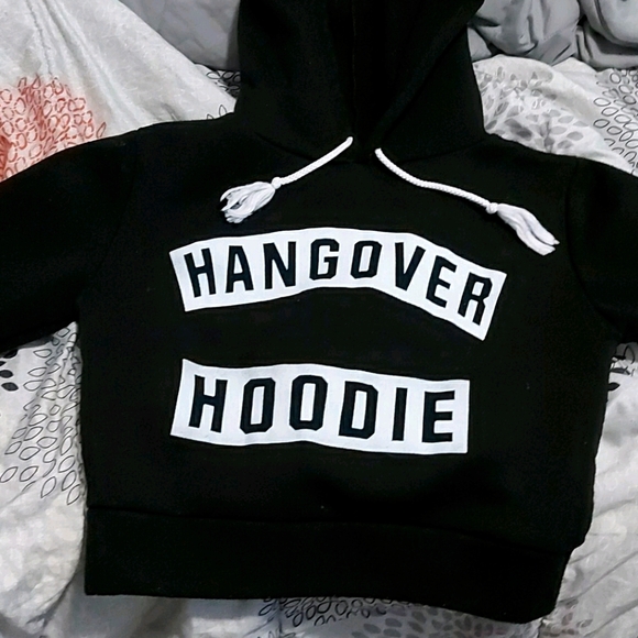 Cropped Hood - Picture 1 of 2